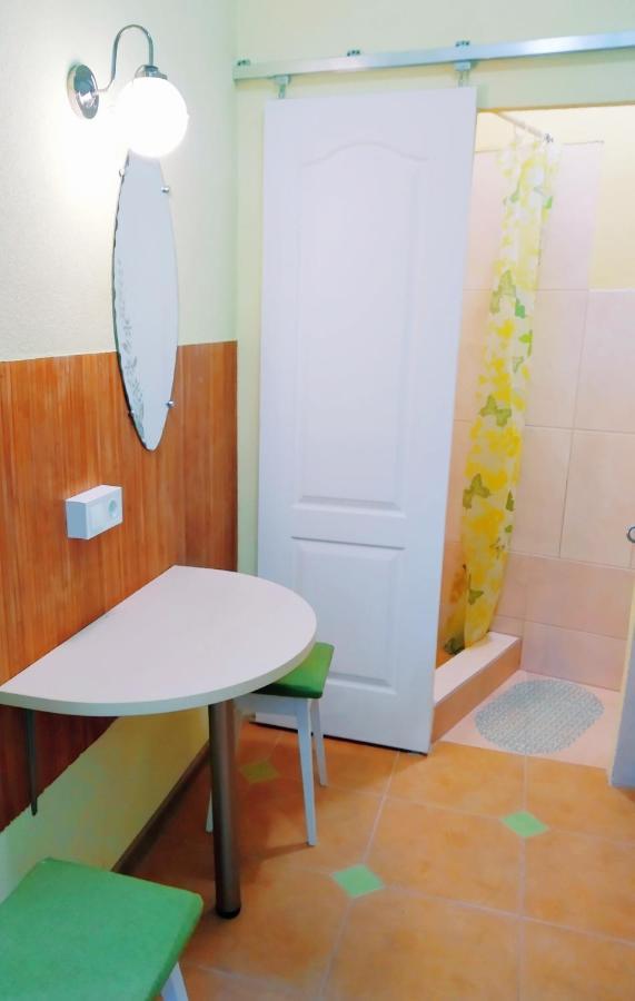 Lviv Appartment On Yaroslava Mudrogo 14 Экстерьер фото